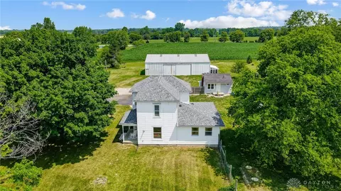 211 E Loy Rd, Piqua, OH 45356