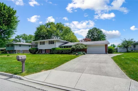 1596 Red Fox Dr, Dayton, OH 45432