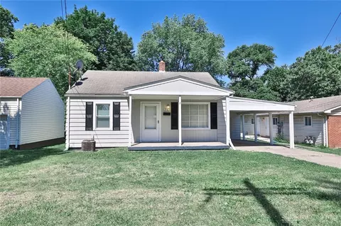 2116 Sheffield St, Middletown, OH 45044