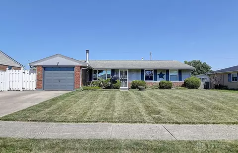 7720 Stonesboro Dr, Dayton, OH 45424