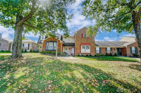 984 Congress Park Dr, Centerville, OH 45459