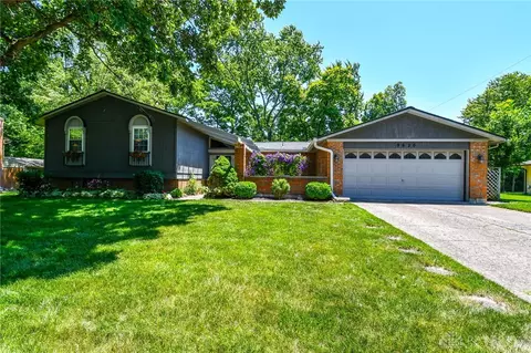9620 Shawnee Trl, Dayton, OH 45458