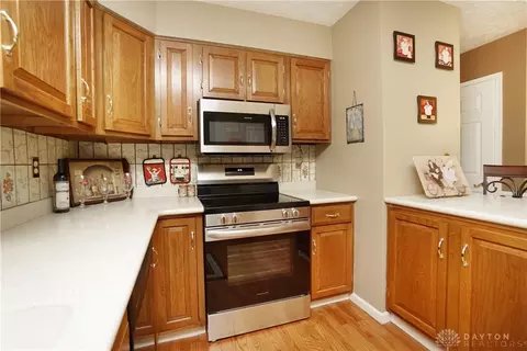 Kitchen - 7364 Hamilton Ave, Maineville, OH 45039 photo 3 of 6