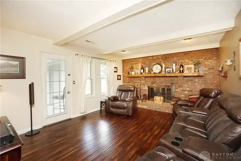 Living - 7364 Hamilton Ave, Maineville, OH 45039 photo 4 of 7