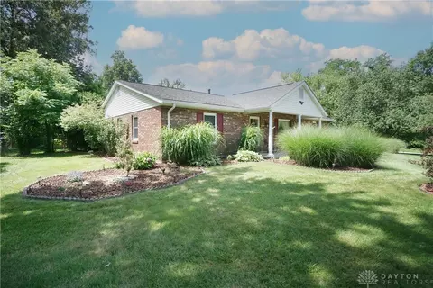 Exterior - 7364 Hamilton Ave, Maineville, OH 45039 photo 2 of 20