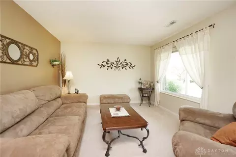 Living - 7364 Hamilton Ave, Maineville, OH 45039 photo 2 of 7