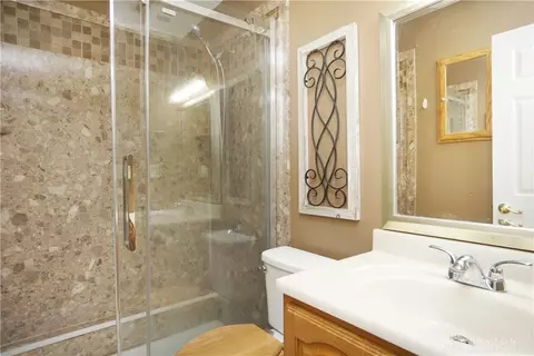 Bath - 7364 Hamilton Ave, Maineville, OH 45039 photo 1 of 2