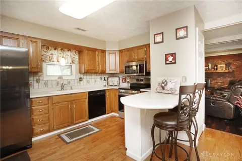 Kitchen - 7364 Hamilton Ave, Maineville, OH 45039 photo 1 of 6