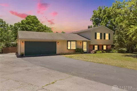 6137 Tanager Way, Dayton, OH 45449