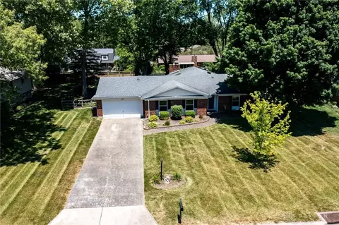 2041 Meadowside Ln, Dayton, OH 45458