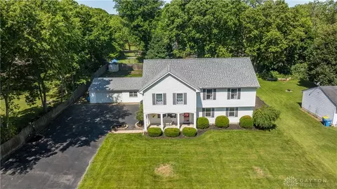 251 Ashbrook Rd, Dayton, OH 45415