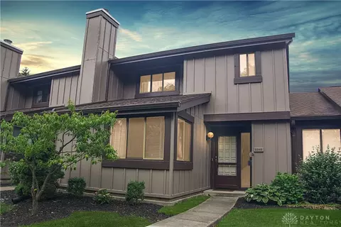 6048 N Quinella Way, Centerville, OH 45459