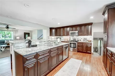 9831 Shawnee Trl, Centerville, OH 45458 photo 10