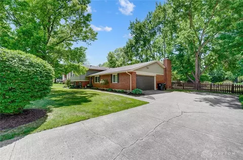 9831 Shawnee Trl, Centerville, OH 45458 photo 3