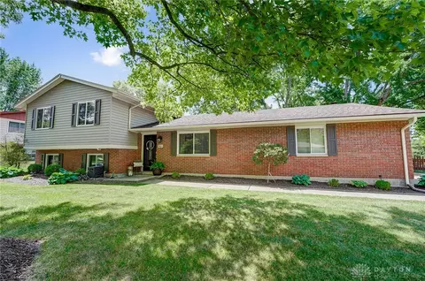 9831 Shawnee Trl, Centerville, OH 45458 photo 2