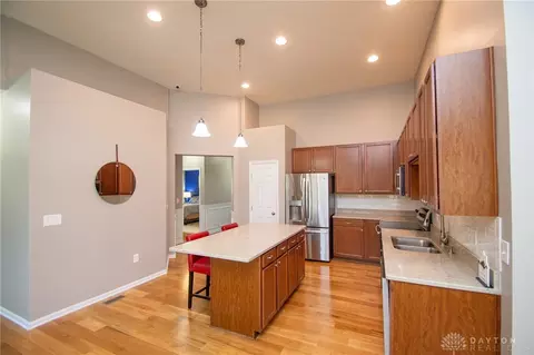 Kitchen - 597 Hafton Ct, Maineville, OH 45039 photo 3 of 4