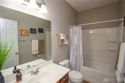 Bath - 597 Hafton Ct, Maineville, OH 45039 photo 2 of 2
