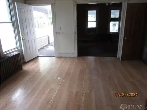 Living - 220 Euclid Ave, Springfield, OH 45505 photo 5 of 6
