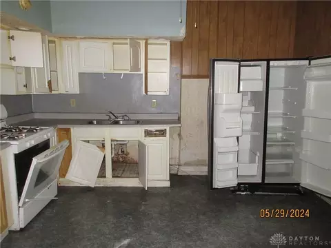 Kitchen - 220 Euclid Ave, Springfield, OH 45505 photo 3 of 3