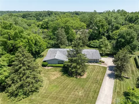 6520 Cedar Crest Trl, Dayton, OH 45459