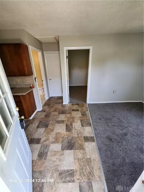 Entry Way - 736 N Main St, Marion, OH 43302 photo 7 of 7