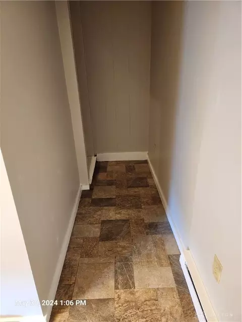 Entry Way - 736 N Main St, Marion, OH 43302 photo 4 of 7