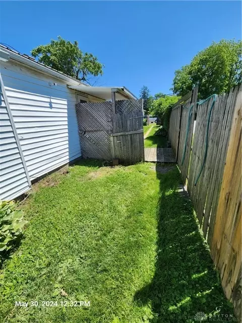 Exterior - 736 N Main St, Marion, OH 43302 photo 15 of 18