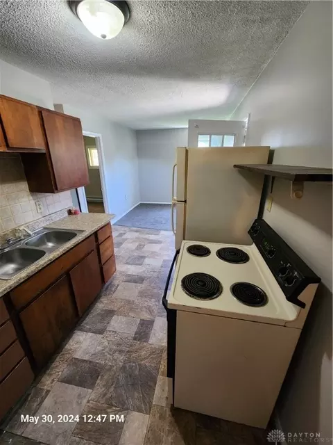 Kitchen - 736 N Main St, Marion, OH 43302 photo 1 of 4