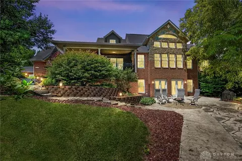 527 Warwick Rd, Hamilton, OH 45013