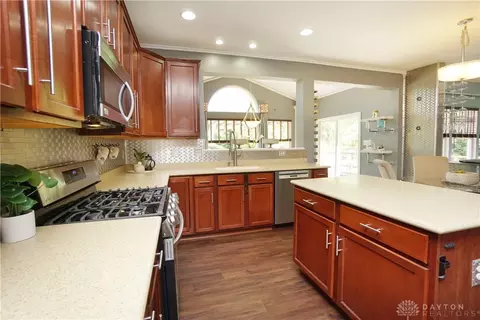 Kitchen - 868 Thornton Dr, Morrow, OH 45152 photo 5 of 7