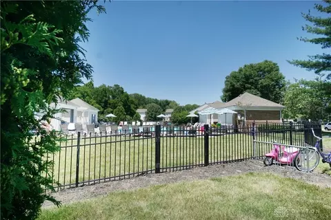 Exterior - 868 Thornton Dr, Morrow, OH 45152 photo 12 of 13