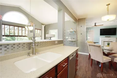 Kitchen - 868 Thornton Dr, Morrow, OH 45152 photo 7 of 7