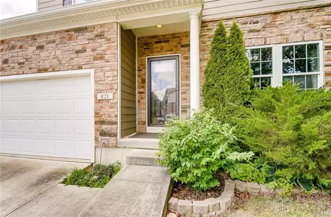 821 Cliffside Dr, Fairborn, OH 45324