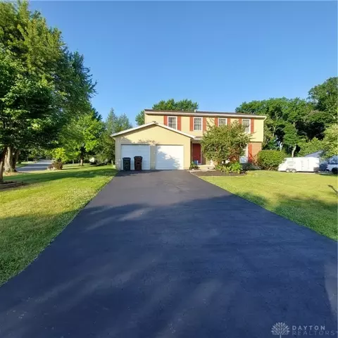 4221 Straight Arrow Rd, Beavercreek, OH 45430