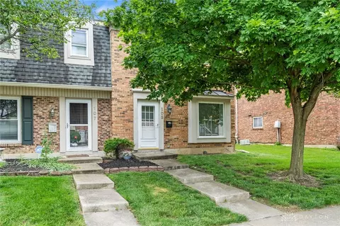 105 W Van Lake Dr, Vandalia, OH 45377