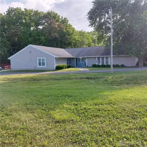 1291 Redbluff Dr, Dayton, OH 45449