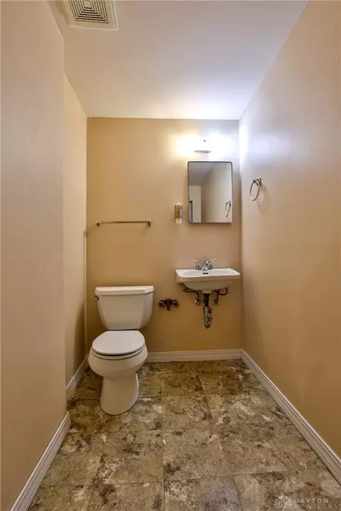 Undisclosed, Cincinnati, OH 45243 photo 25