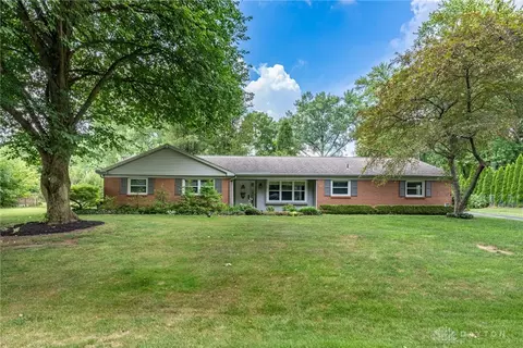 1545 Kensington Dr, Bellbrook, OH 45305