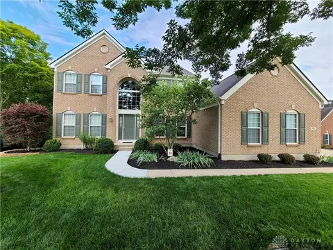 706 Baileys Trl, Dayton, OH 45440