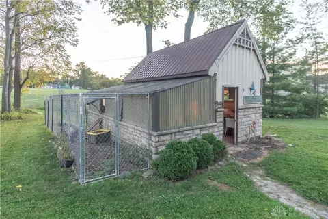 Exterior - 894 E Court St, Sidney, OH 45365 photo 27 of 30