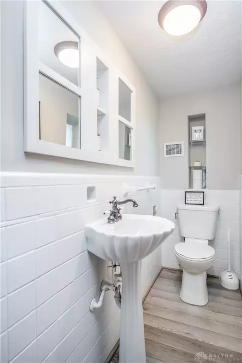 Bath - 894 E Court St, Sidney, OH 45365 photo 7 of 10