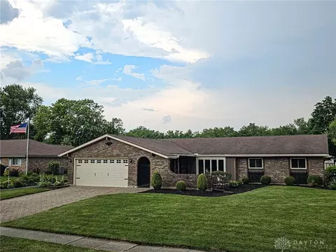 7560 Glenhurst Dr, Dayton, OH 45414