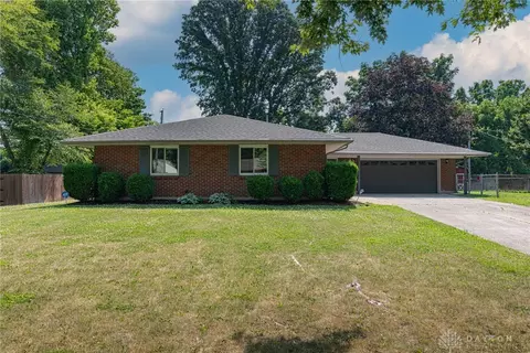 Exterior - 5282 Applecreek Rd, Centerville, OH 45429 photo 2 of 7