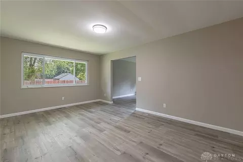 Living - 5282 Applecreek Rd, Centerville, OH 45429 photo 6 of 8
