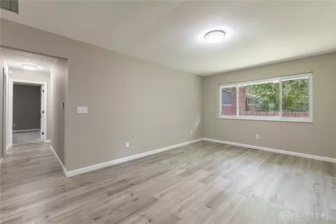 Living - 5282 Applecreek Rd, Centerville, OH 45429 photo 7 of 8