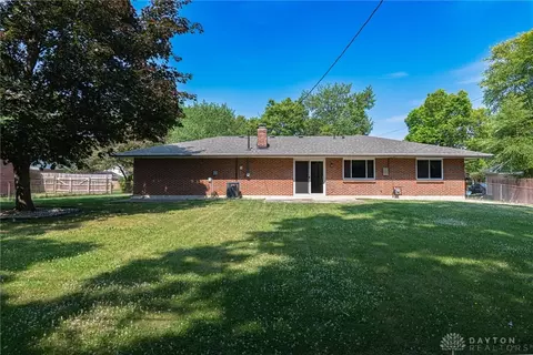 Exterior - 5282 Applecreek Rd, Centerville, OH 45429 photo 4 of 7