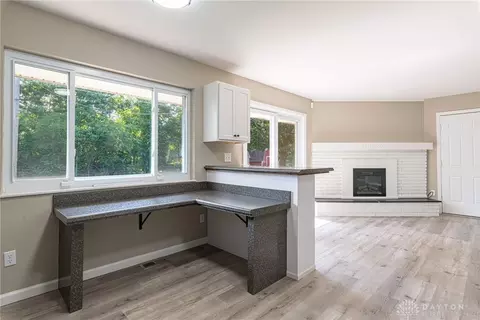 Living - 5282 Applecreek Rd, Centerville, OH 45429 photo 5 of 8