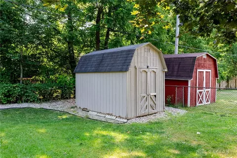 Exterior - 5282 Applecreek Rd, Centerville, OH 45429 photo 5 of 7