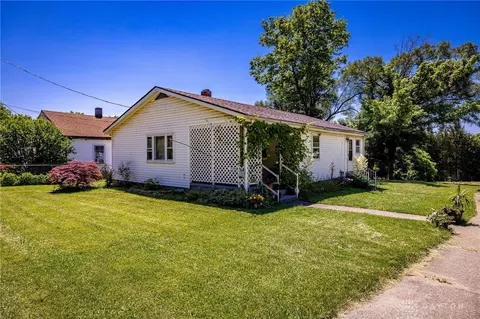 8201 Thomas Rd, Middletown, OH 45042