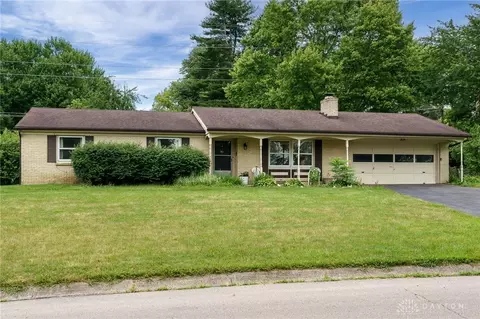 2065 Dane Ln, Bellbrook, OH 45305